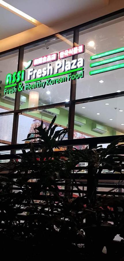 Cozyvilla At 81 Newport Blvd Walk To Naia T3 Marriott & Resorts World Casino & Newport Mall For 5 Pax Free Parking!!!! Pasay Eksteriør bilde